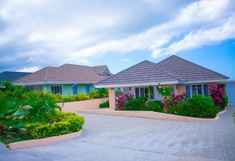 Casa Maurice Ocho Rios Villa allows 18 year olds to book a room