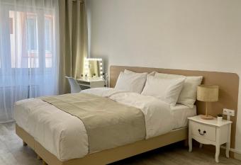Cozy Appartement Halles Strasbourg allows 18 year olds to book a room