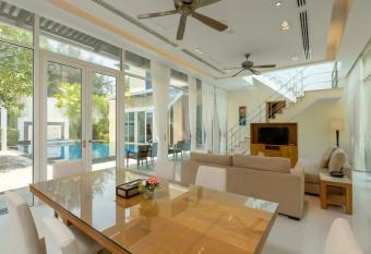 Splash Villa by Villacarte has Balcony rooms