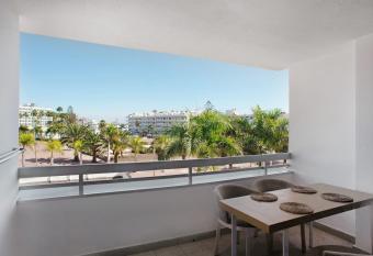 Playa del ingles Holidaysinvest has Balcony rooms