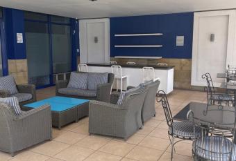 Oceanic View has rooms with a private hot tub