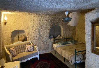 LOCAL CAVE has Balcony rooms