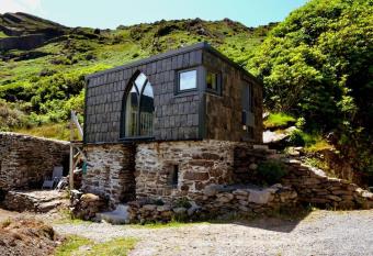 Secluded cottage nestled in the Beara Peninsula allows 18 year olds to book a room
