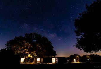 The Container Retreat @ 290 Wine Trail #5 Starry nights allows 18 year olds to book a room