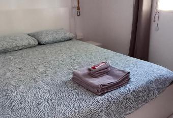 Avra House has Balcony rooms