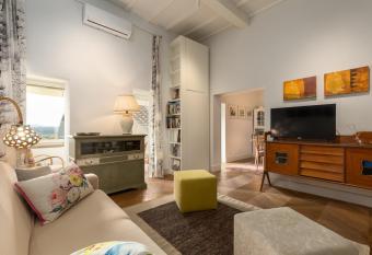 Medieval Tower House Elena has Balcony rooms