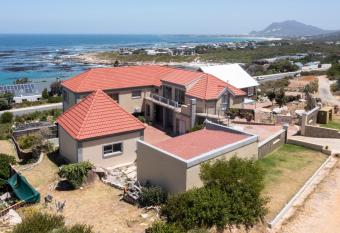 MORROCAN ROOM has Balcony rooms