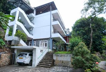 Kandy Hub Guest House allows 18 year olds to book a room