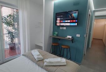 The Essential has Balcony rooms