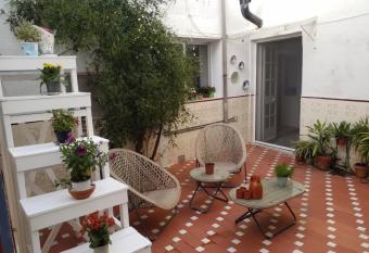 The Jasmine House has Balcony rooms