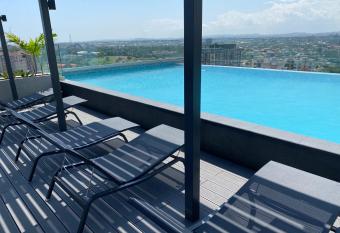 Newly Furnished Studio@TheLennox,AirportResid tial allows 18 year olds to book a room