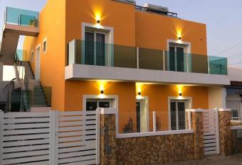 ORANGE guest house has Balcony rooms