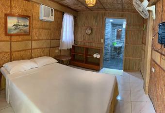 Bamboo House Beach Lodge & Restaurant has Balcony rooms