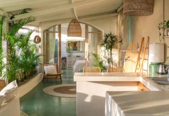 Samara Villa Bingin allows 18 year olds to book a room