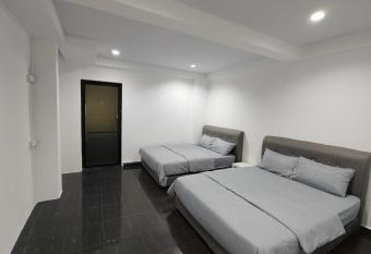 184 GURNEY DRIVE PENANG has Balcony rooms