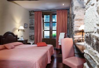 Hotel Rua Villar has Balcony rooms