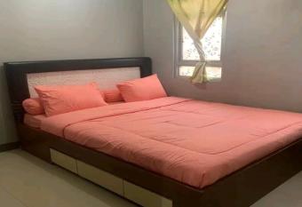 EXPRESS O 91902 Heaven s Room allows 18 year olds to book a room