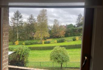 La cl   des champs has Balcony rooms