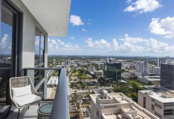 Riverwalk Las Olas has Balcony rooms