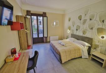 Brettia Guest Rooms has Balcony rooms