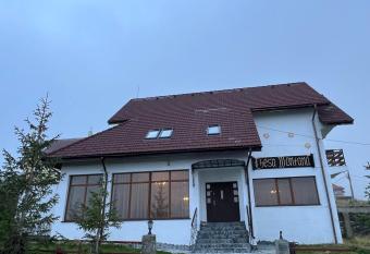 Chesa Montana has Balcony rooms