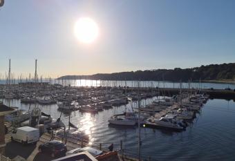 Appart Binic allows 18 year olds to book a room