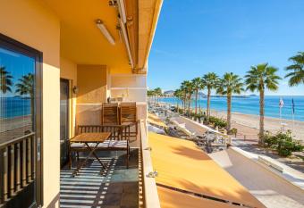 Apto Villajoyosa 1   l  nea has Balcony rooms