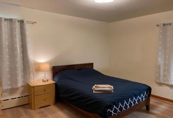 #3 QueenSize Bed bright room near New Brunswick NJ downtown allows 18 year olds to book a room