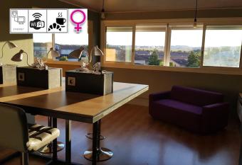 Bed & Working - Tramway - Breakfast allows 18 year olds to book a room