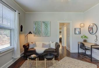 Cooper Young Bungalow A has Balcony rooms