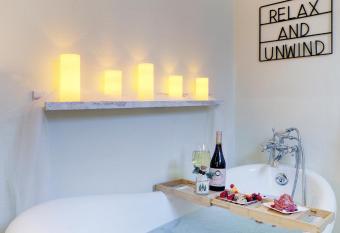 Paradise Way - Big Bear allows 18 year olds to book a room