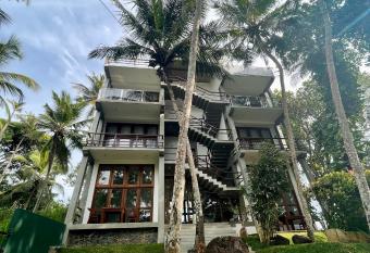 Villa Smeralda has Balcony rooms