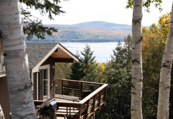 Rangeley Lake House, lake access, Saddleback 15min has Balcony rooms