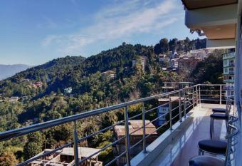 Hotel The 4 Season has Balcony rooms