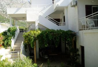 Vila Vinka Tito has Balcony rooms