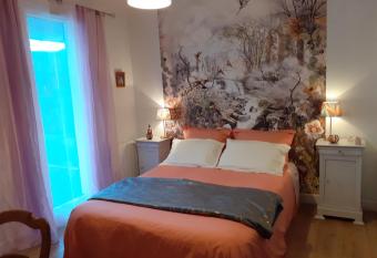 Les Oiseaux chambre d h  tes allows 18 year olds to book a room