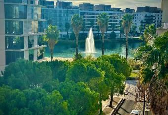 Rare: T2 vue bassin, proche mer ! allows 18 year olds to book a room