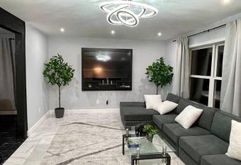 Hot Tub, Fire Pit, Playstation 4 and More has rooms with a private hot tub