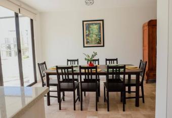 Casa hermosa en condo con alberca, SPA! B10 allows 18 year olds to book a room