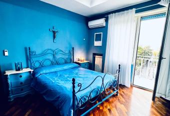 RaRoom Colors Home has Balcony rooms