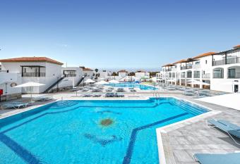 Broncemar Beach Suites allows 18 year olds to book a room