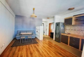 AmurguluiHouse allows 18 year olds to book a room