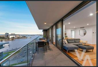 3 Bedroom Sub Penthouse Apartment in the heart of Newcastle allows 18 year olds to book a room