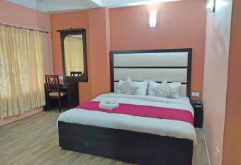 Crassula Blue Moon resort, Pelling, West Sikkim has Balcony rooms