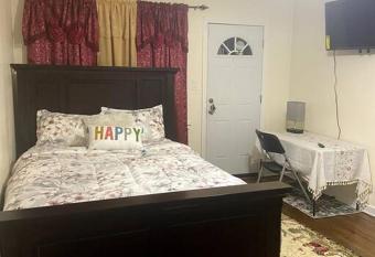 Spacious newly renovated 3-bedrooms apartment has Balcony rooms