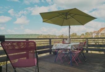 Rouge-c  ur has Balcony rooms