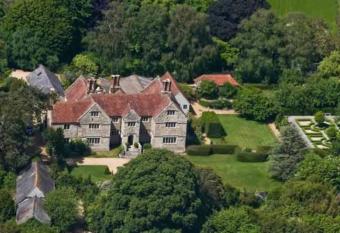 Arreton Manor has Balcony rooms