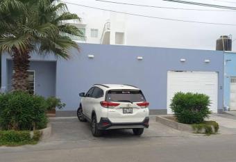 Alquilo casa de playa en San Bartolo has rooms with a private hot tub