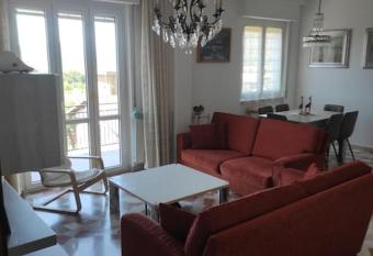 Trilocale con vista panoramica vicino a Como has Balcony rooms