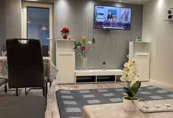 Ferienwohnung Bina in Trier mit Balkon allows 18 year olds to book a room